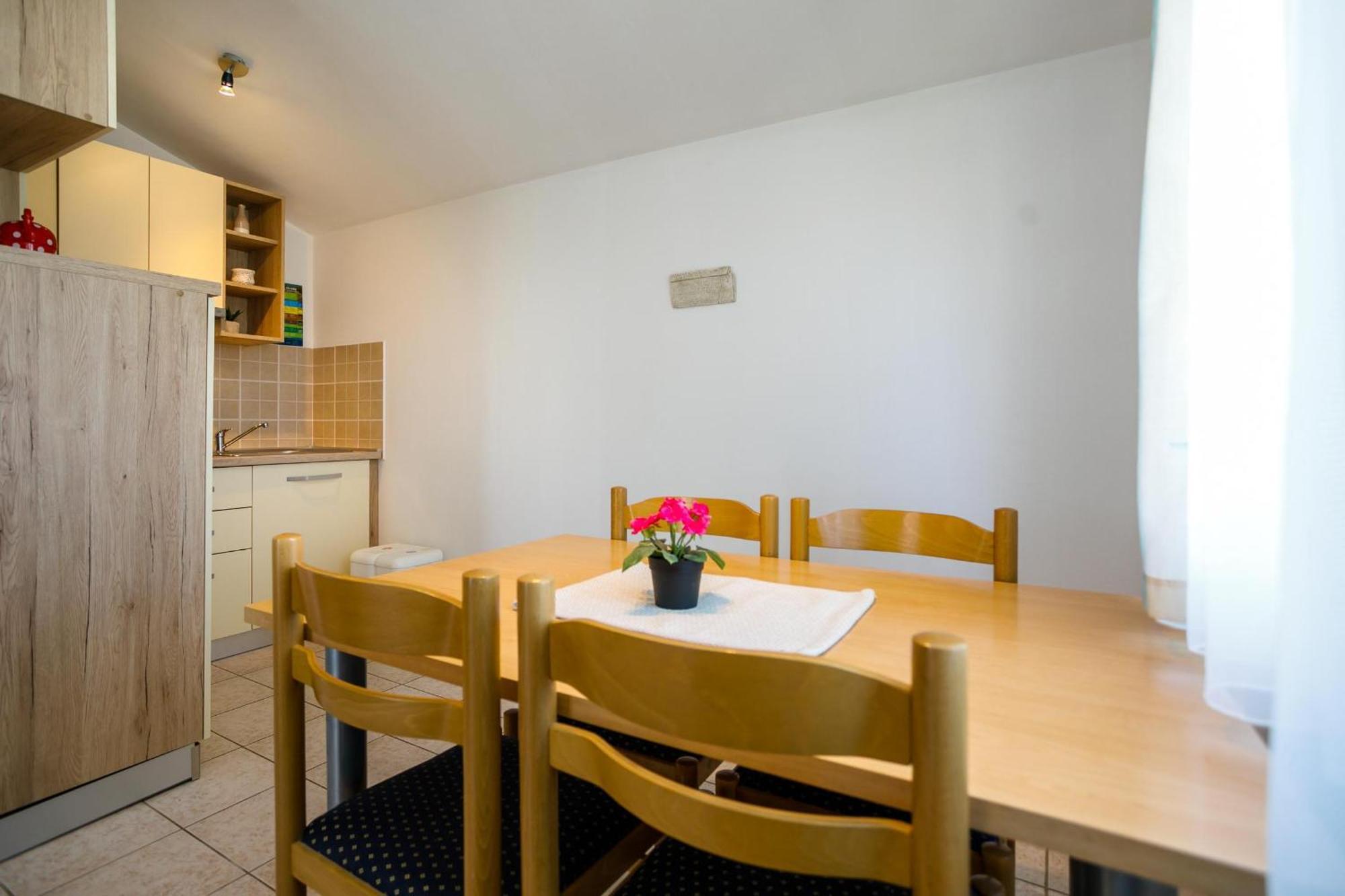 Apartment Pirun บัชกา ภายนอก รูปภาพ