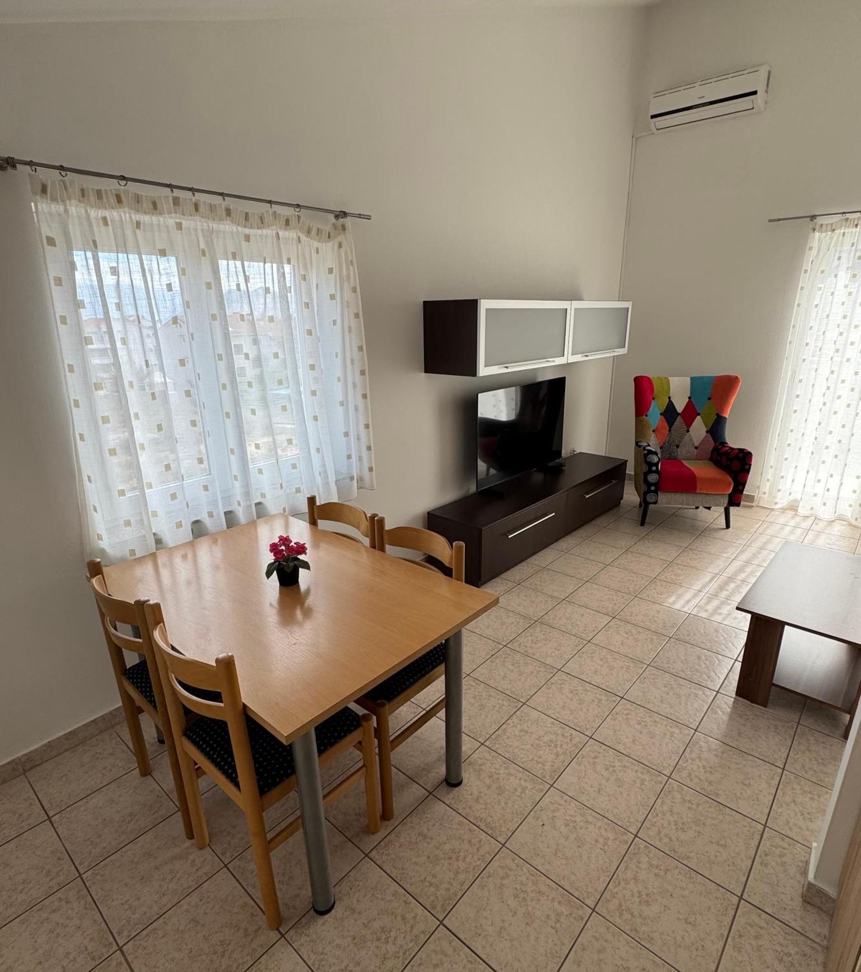Apartment Pirun บัชกา ภายนอก รูปภาพ
